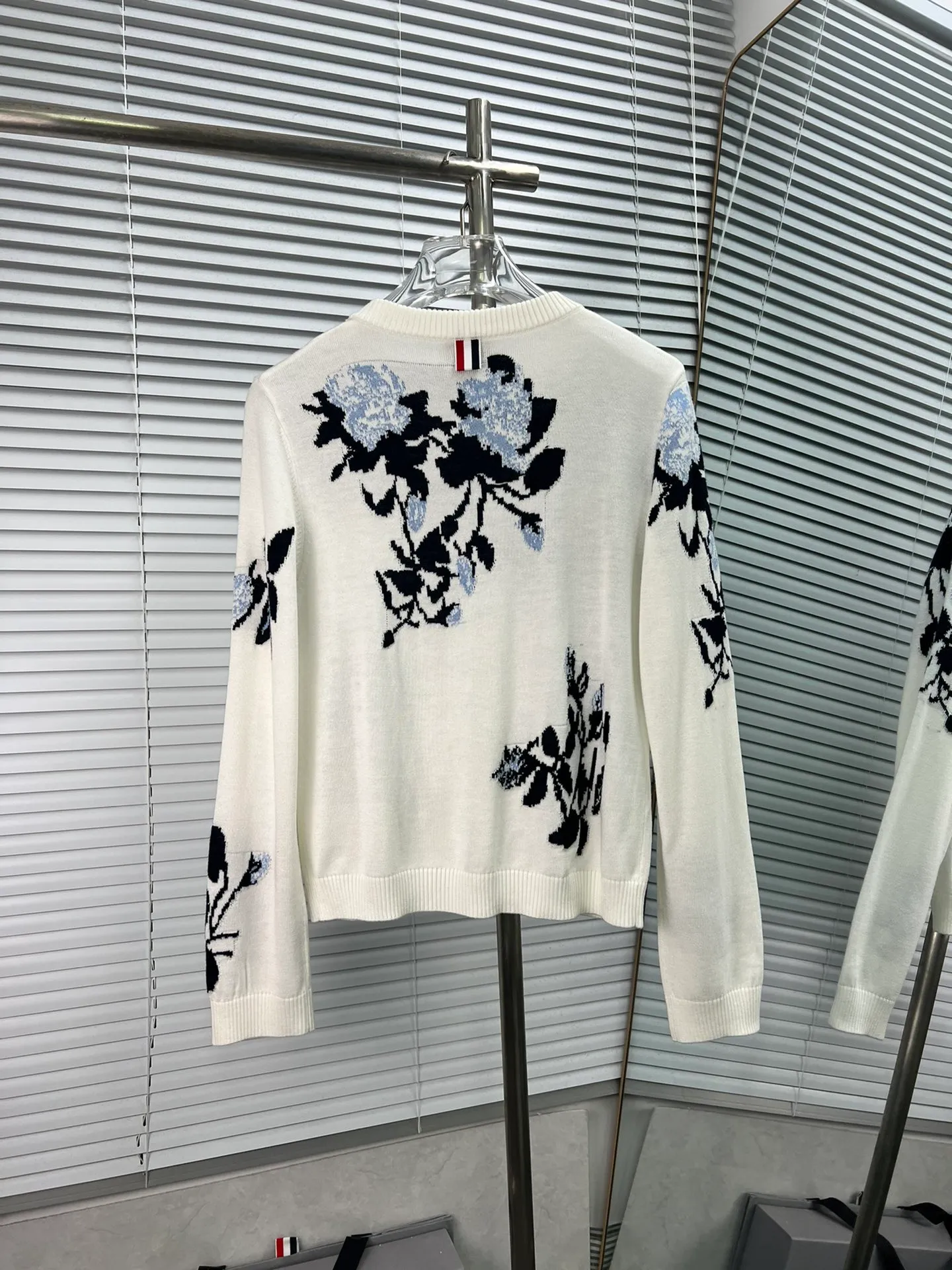 THOM BROWNE🇳🇱New Arrival ， ；Classic ， ； ， ； ， Quality ； ， - ** ：** - ** ：** - ** : **Light Blue White - **Sizes: **0.1.2.（S.M.L）